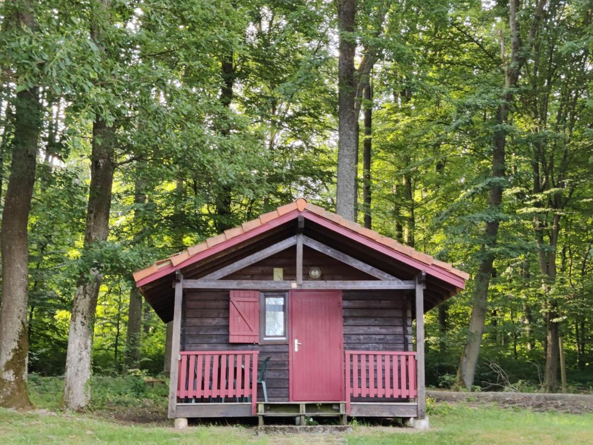 Camping Les Vosges Du Nord Oberbronn 外观 照片